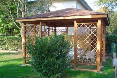 gazebo in legno da giardino