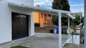 Pergola Alluminio Level di Pratic montata a Crevalcore